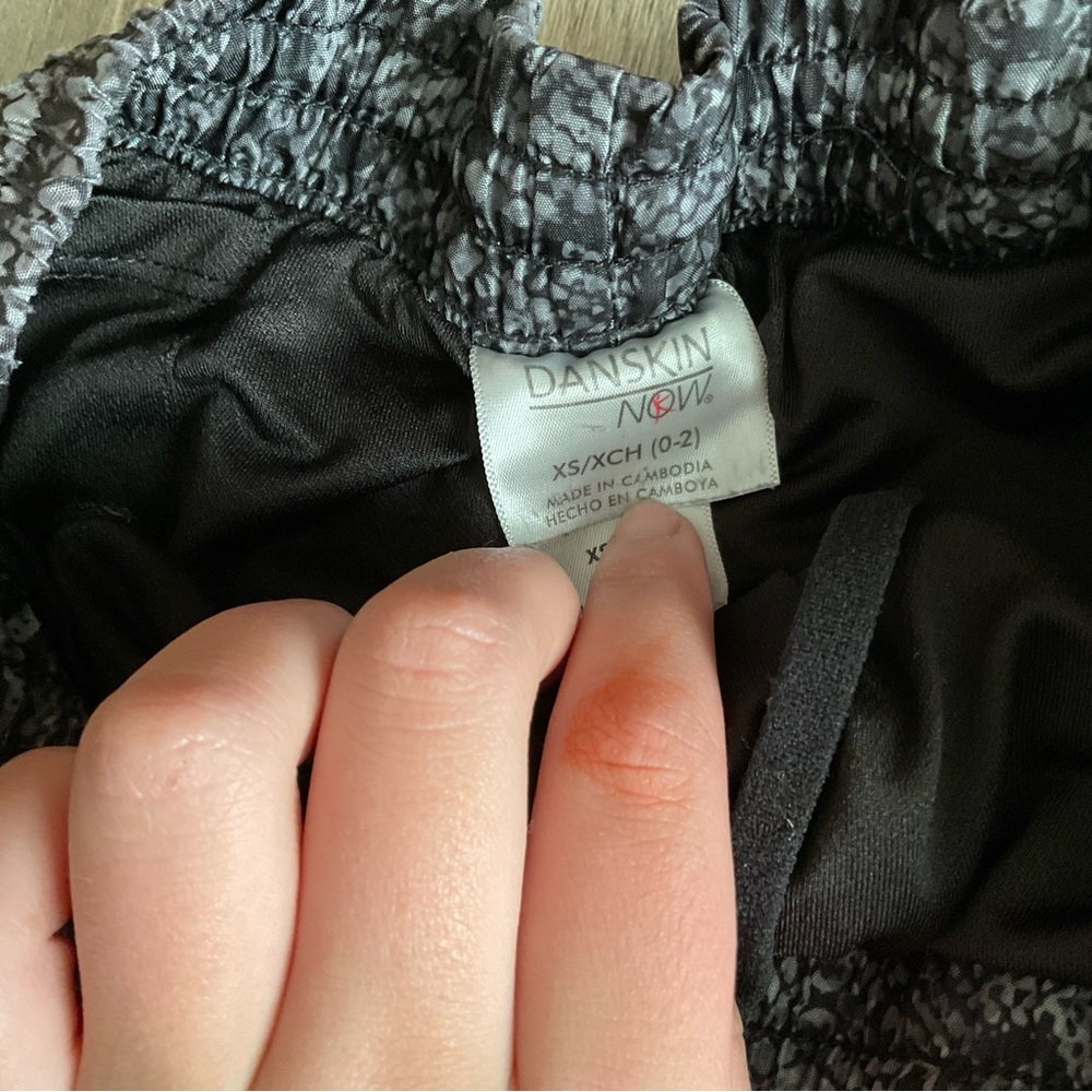 Xs girls, dankskin now, grey and black